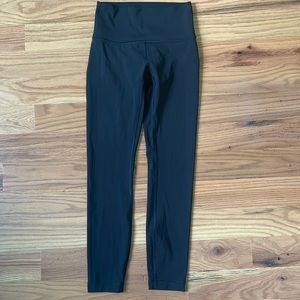 Lululemon Wunder Under Train leggings 25” size 4